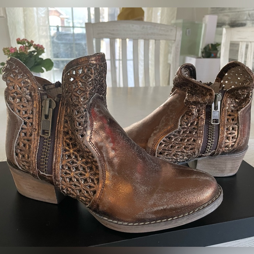 Circle G copper ankle booties